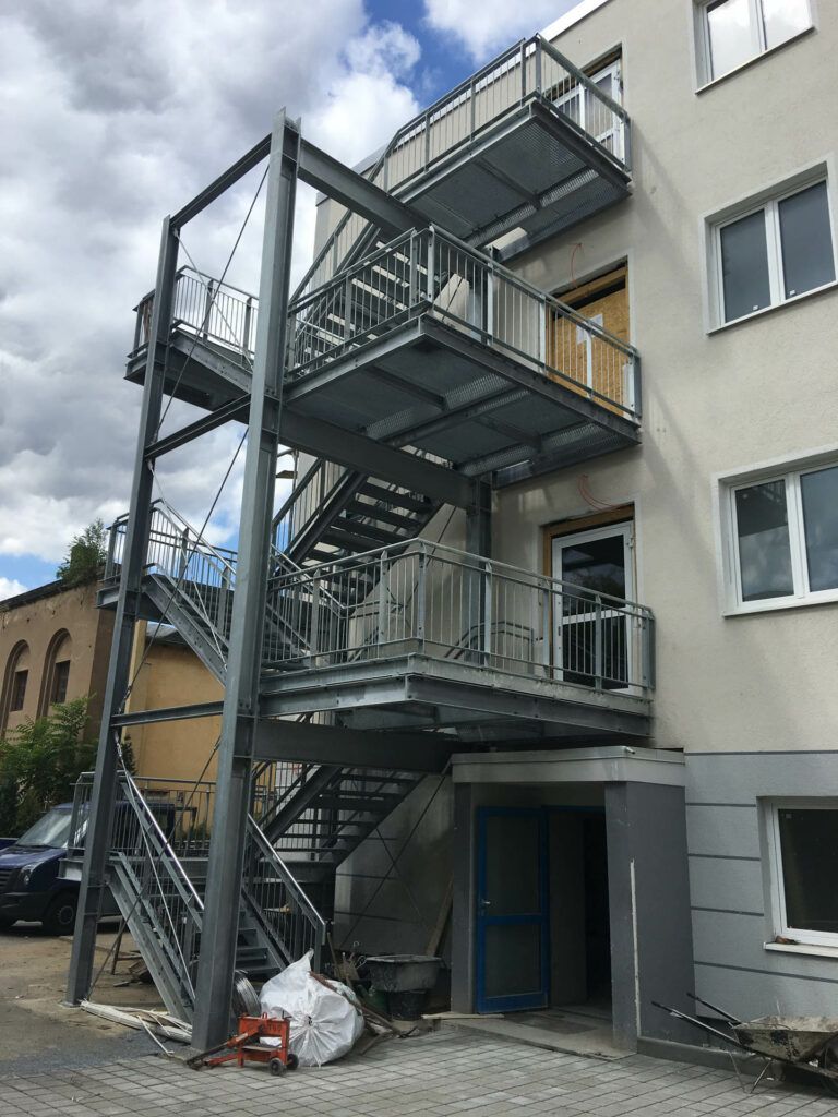 Stahlbau Treppe Balkonbau Planung Ingenieurbüro Statik Behr