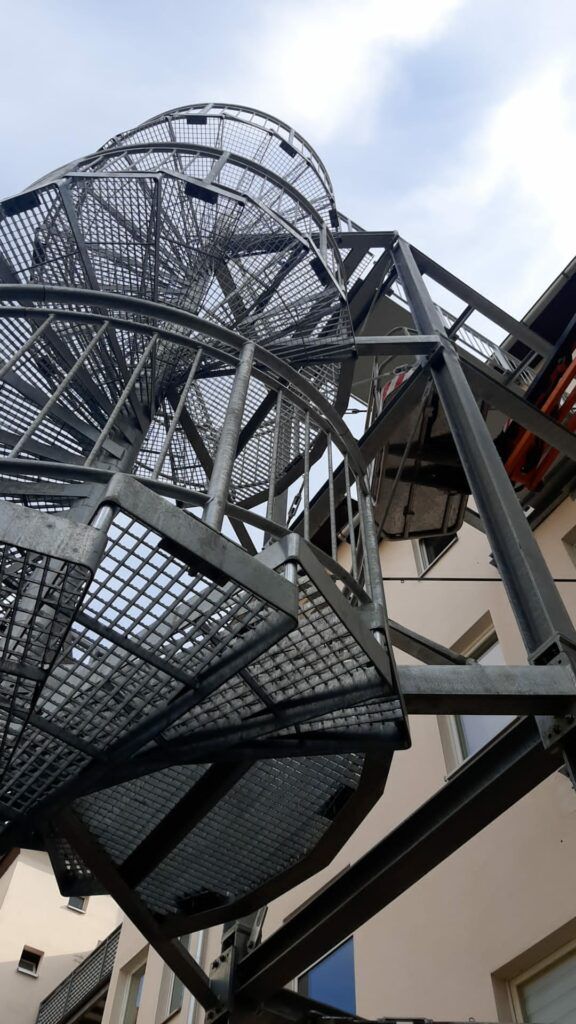 Stahlbau Industrie Treppe Balkonbau Planung Ingenieurbüro Statik Behr