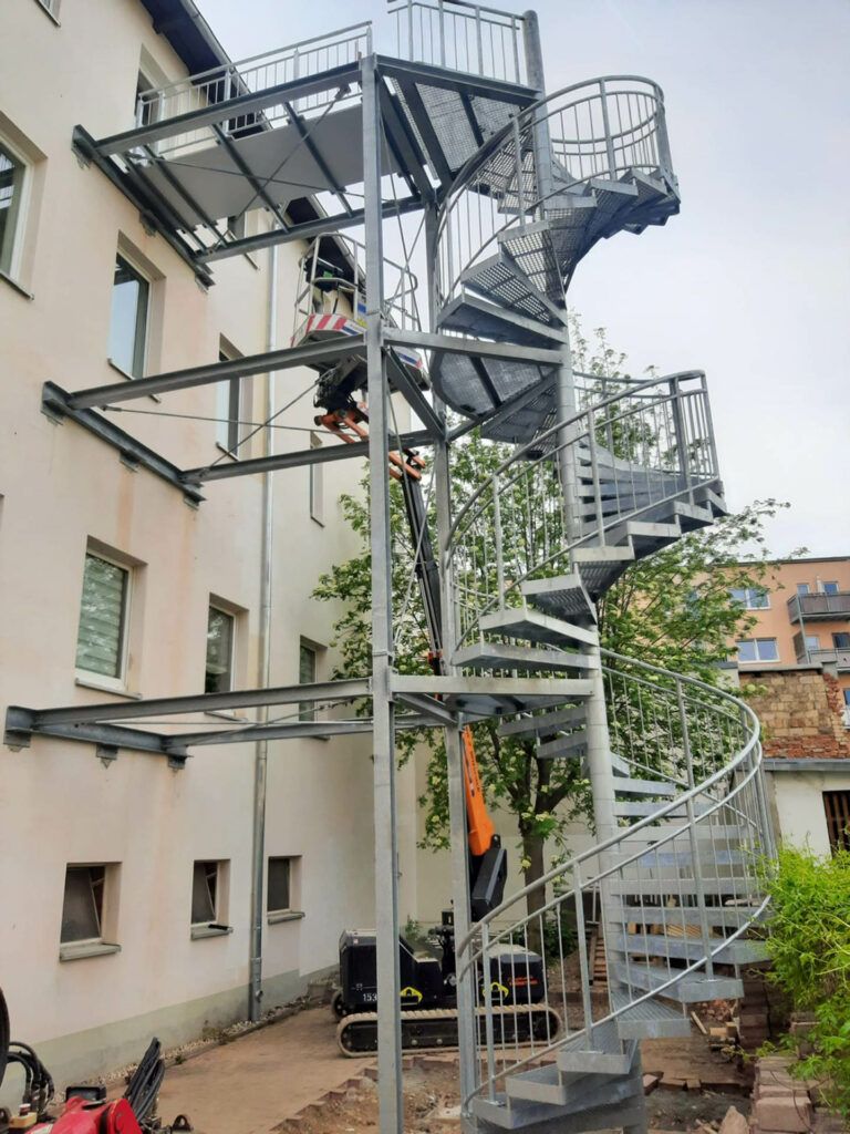 Stahlbau Industrie Treppe Balkonbau Planung Ingenieurbüro Statik Behr