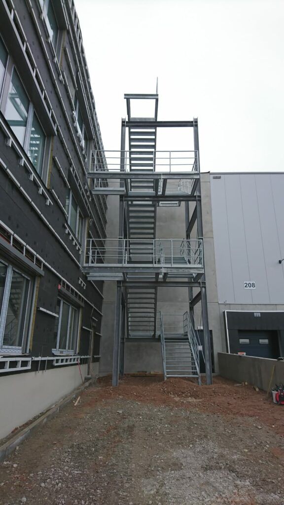 Stahlbau Industrie Treppe Balkonbau Planung Ingenieurbüro Statik Behr